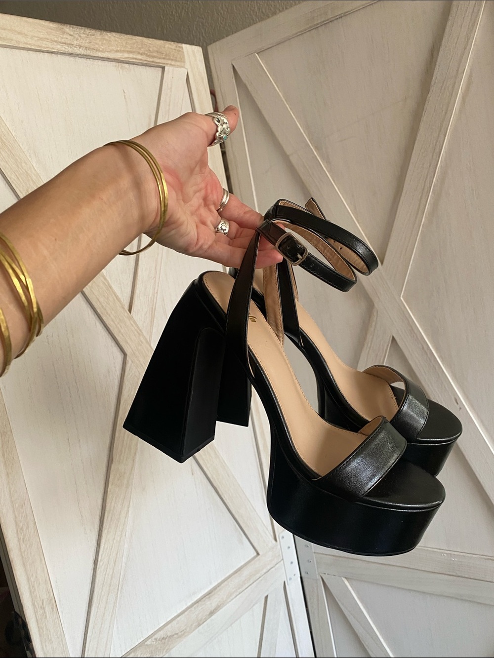 🌼 Sheln brand Black Platform Block Heels with Ankle Strap Like New Gorgeous Heel